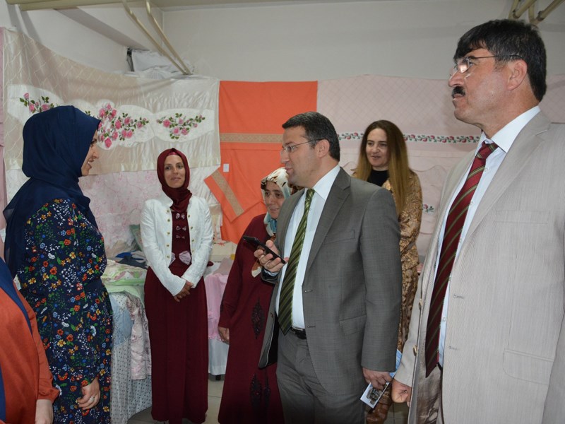 halk_egitim_2018_2019_yıl_sonu_sergisi